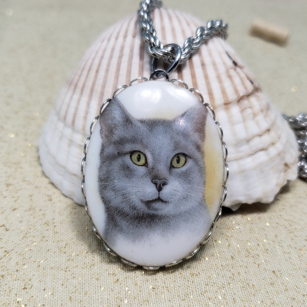 Gray tabby cat pendant necklace cabochon vintage